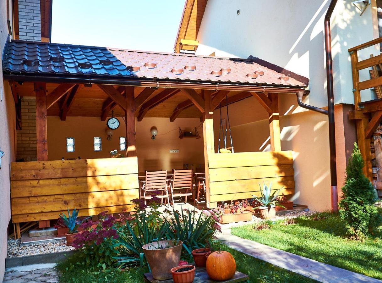 Vila Rhea Važec Esterno foto
