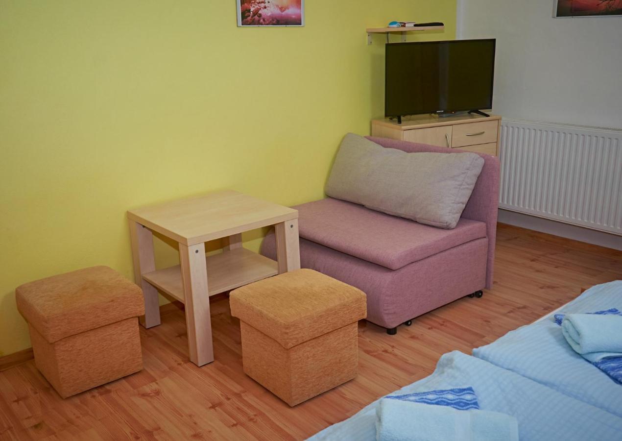Vila Rhea Važec Esterno foto
