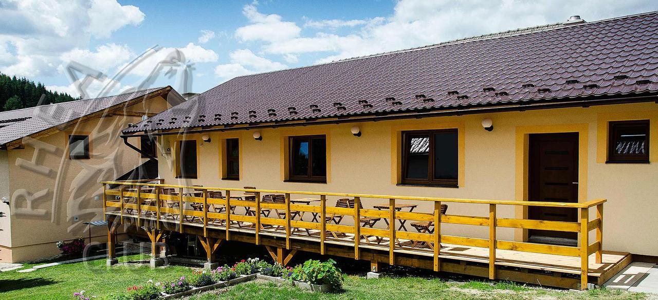 Vila Rhea Važec Esterno foto