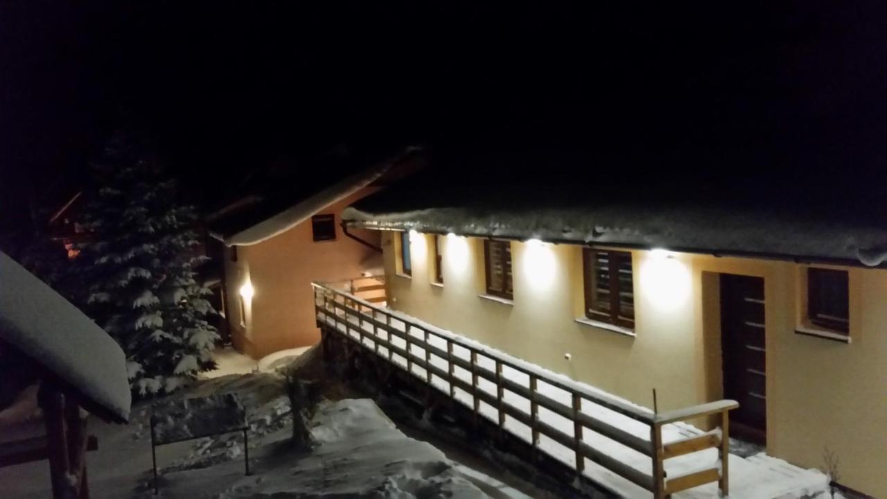 Vila Rhea Važec Esterno foto